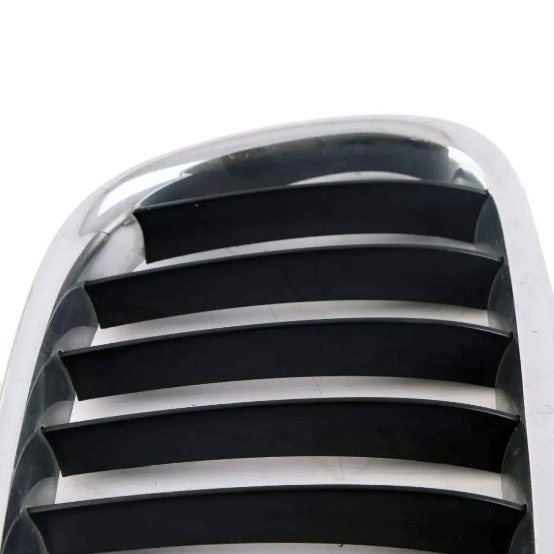 Prawa Kratka Nerka Grill Czarny Chrom do BMW X1 E84 o numerze 2993308 BMW X1 E84 Prawa Kratka Nerka Grill Czarny Chrom - SKU 2993308 - Numer Części 2993308