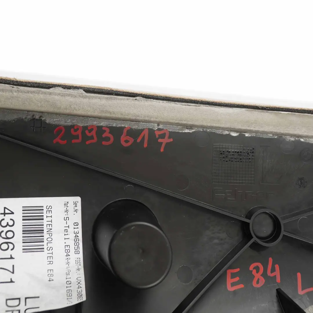 Schienale Sedile Posteriore Sinistro Finitura Laterale Pelle Oyster per BMW X1 E84 con numero di parte 2993617 BMW X1 E84 Schienale Sedile Posteriore Sinistro Finitura Laterale Pelle Oyster - SKU 2993617 - Numero di parte 2993617