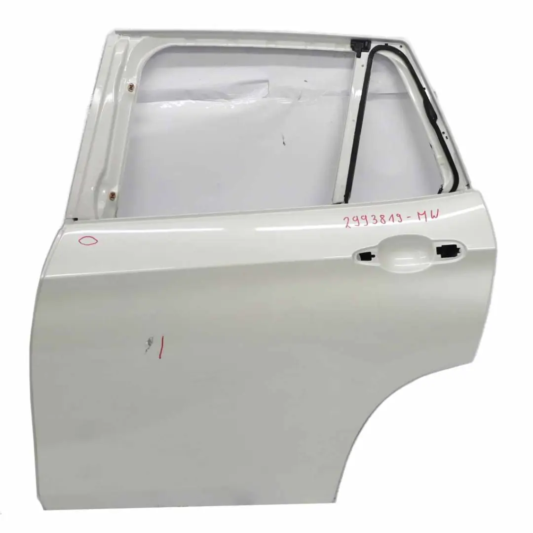 Puerta Trasera Izquierda Mineralweiss Blanco Mineral Metalizado - A96 para BMW X1 E84 con número de pieza 2993819 BMW X1 E84 Puerta Trasera Izquierda Mineralweiss Blanco Mineral Metalizado - A96 - SKU 2993819-MW - Número de pieza 2993819