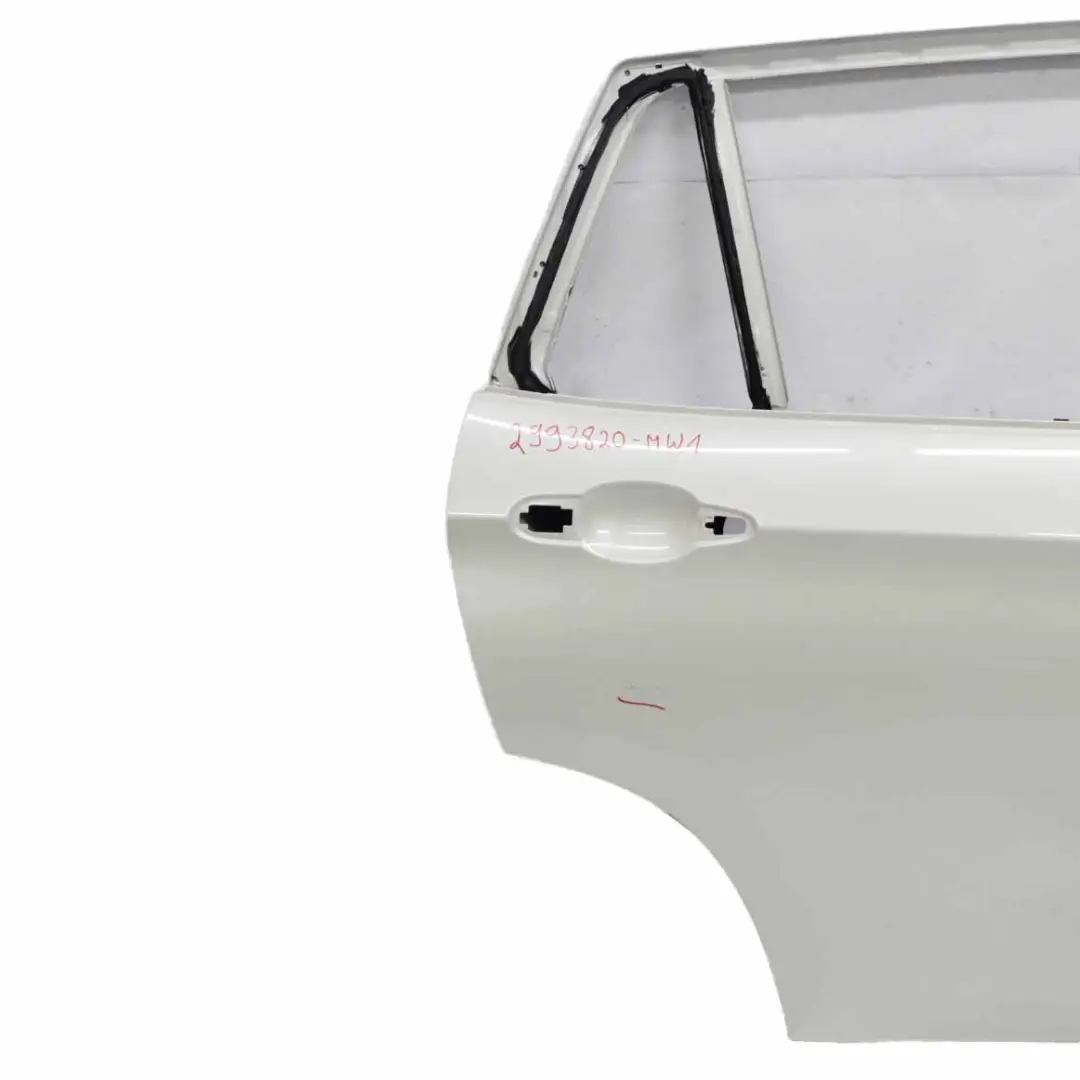 Puerta Trasera Derecha Mineralweiss Blanco Mineral Metalizado - A96 para BMW X1 E84 con número de pieza 2993820 BMW X1 E84 Puerta Trasera Derecha Mineralweiss Blanco Mineral Metalizado - A96 - SKU 2993820-MW1 - Número de pieza 2993820