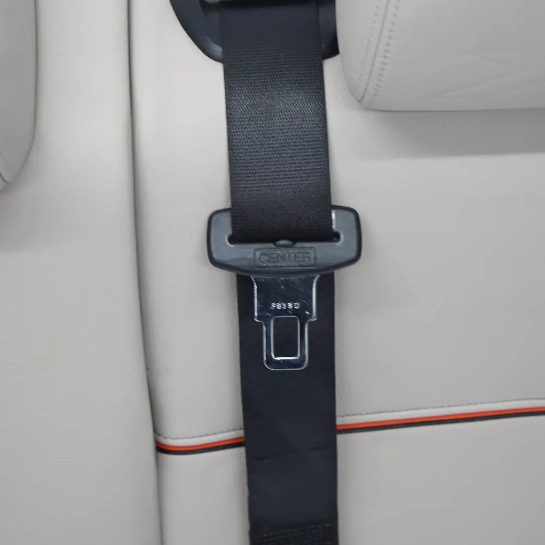 Respaldo Trasero Plegable Funda Cuero Nevada Oyster para BMW X1 E84 con número de pieza 2994203 BMW X1 E84 Respaldo Trasero Plegable Funda Cuero Nevada Oyster - SKU 2994203 - Número de pieza 2994203