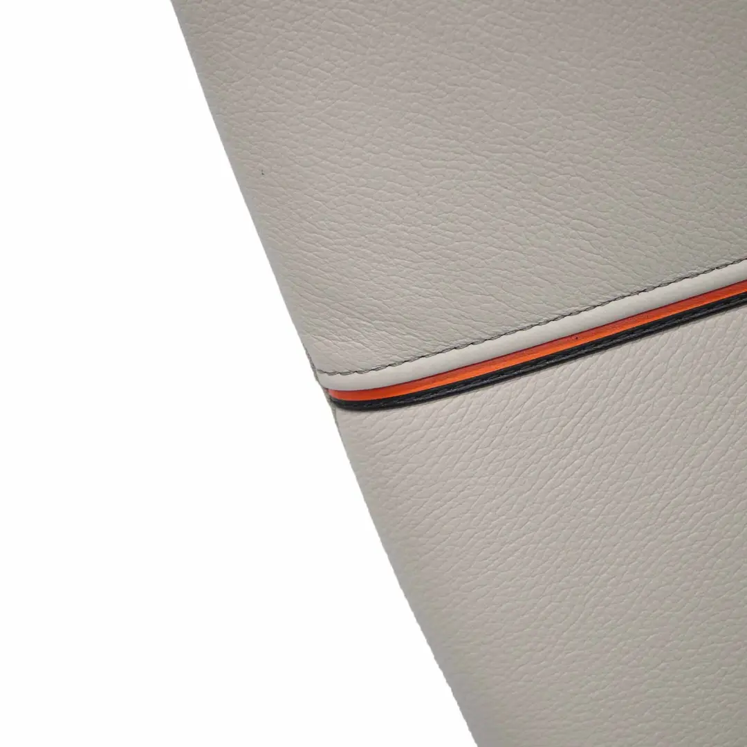 Respaldo Trasero Plegable Funda Cuero Nevada Oyster para BMW X1 E84 con número de pieza 2994203 BMW X1 E84 Respaldo Trasero Plegable Funda Cuero Nevada Oyster - SKU 2994203 - Número de pieza 2994203