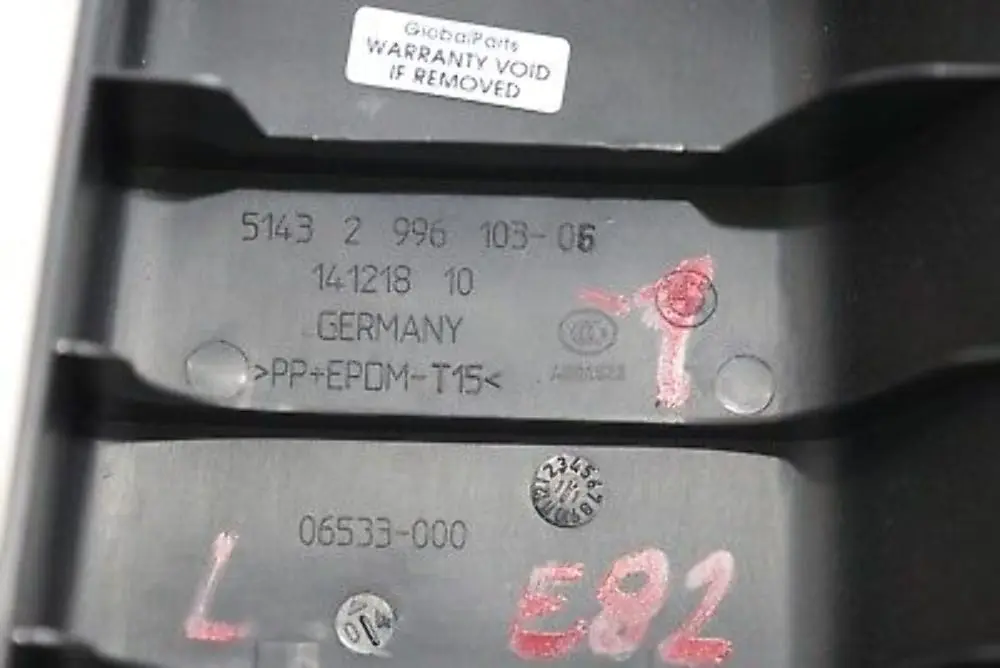 BMW 1 er E82 Blende B-Säule links Schwarz 2996103 - SKU 2996103-1 - Teilenummer 8046488