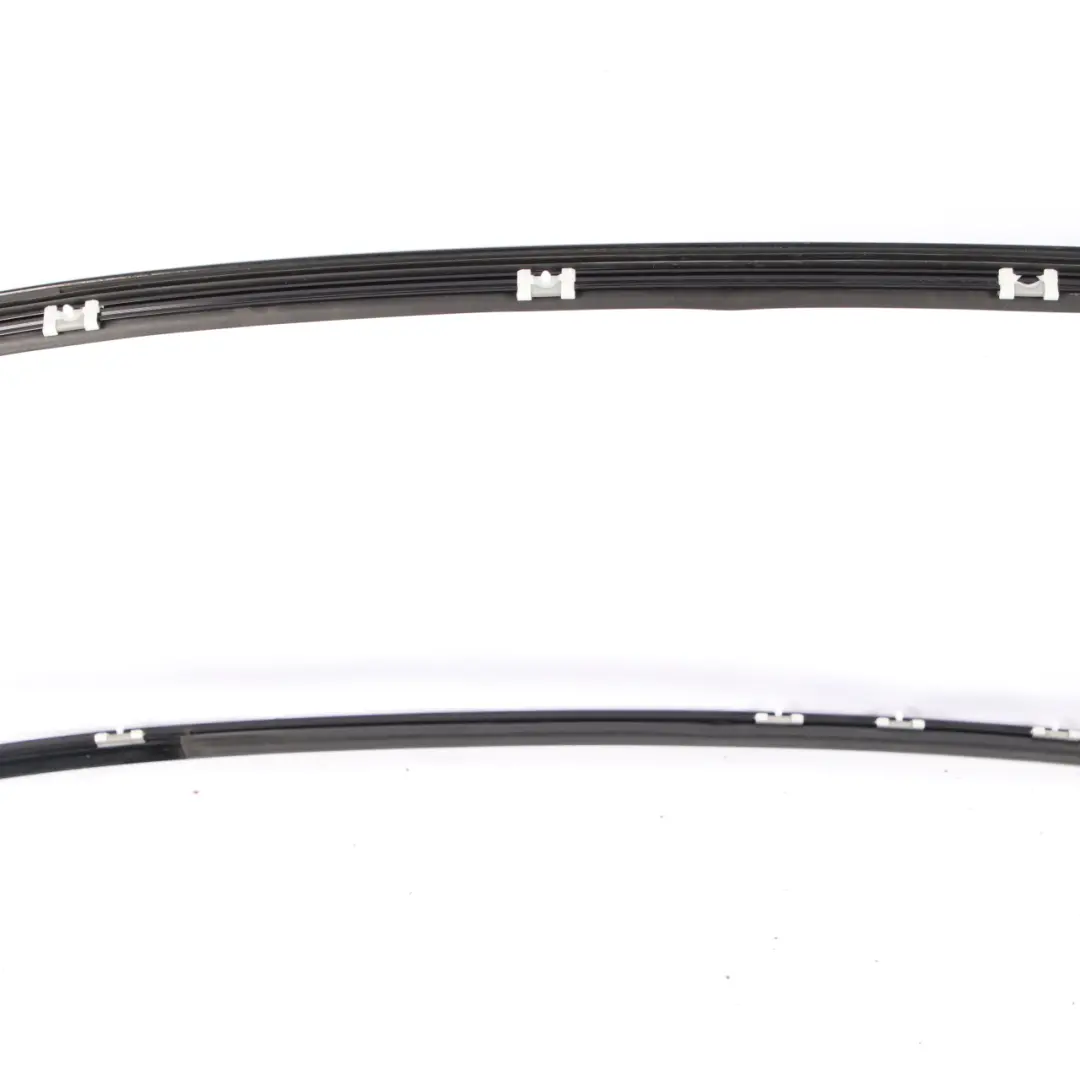 Roof Frame Strip Left Right N/O/S Black Glanzschwarz Shadow Line to BMW E82 with Part number 2996901 BMW E82 Roof Frame Strip Left Right N/O/S Black Glanzschwarz Shadow Line - SKU 2996901/2996902 - Part number 2996901