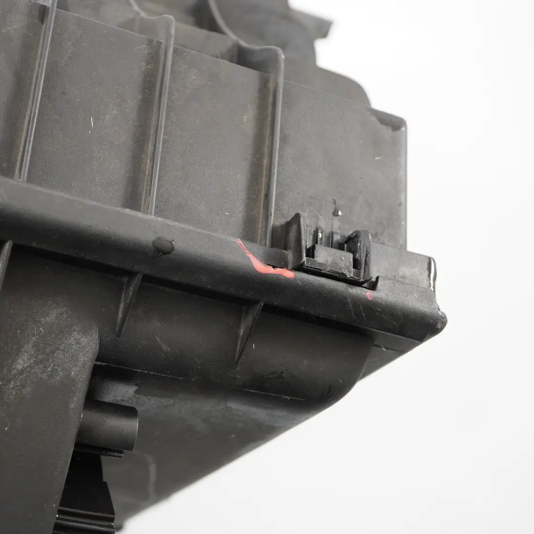 Obudowa Filtr Powietrza Puszka do VW Volkswagen LT 35 Diesel o numerze 2D0129601G VW Volkswagen LT 35 Diesel Obudowa Filtr Powietrza Puszka - SKU 2D0129601G - Numer Części 2D0129601G