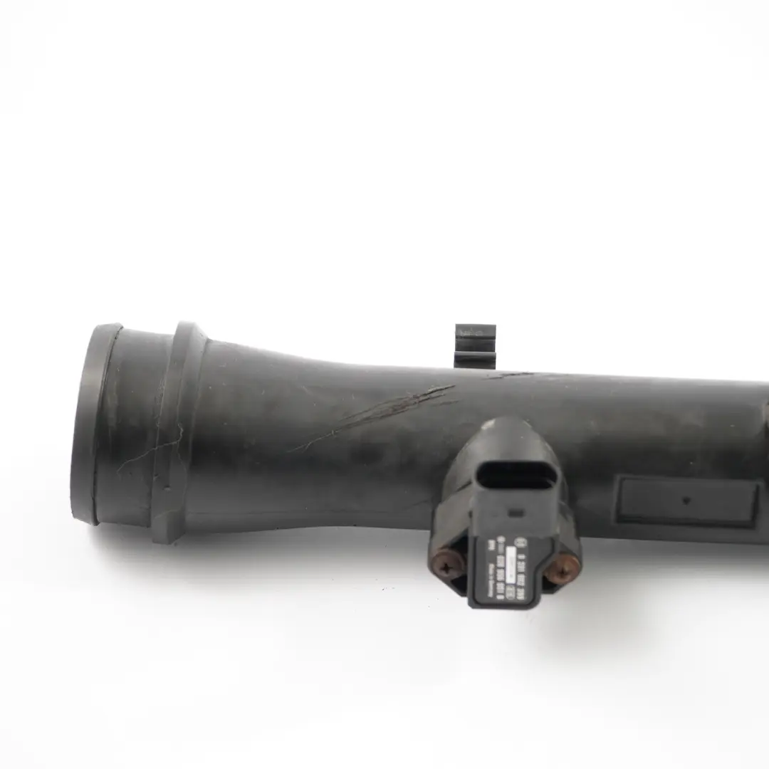 Ladeluftkühler Ansaugrohrleitung Kennfeldsensor für VW LT 35 Diesel mit Teilenummer 2D0145762A VW LT 35 Diesel Ladeluftkühler Ansaugrohrleitung Kennfeldsensor - SKU 2D0145762A - Teilenummer 2D0145762A