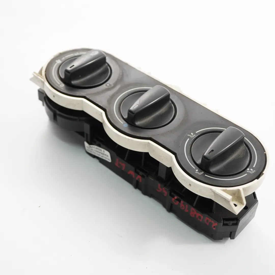 Riscaldatore Ventilatore Pannello Raffreddamento per VW LT 35 Aria con numero di parte 2D0819045 VW LT 35 Aria Riscaldatore Ventilatore Pannello Raffreddamento - SKU 2D0819045 - Numero di parte 2D0819045