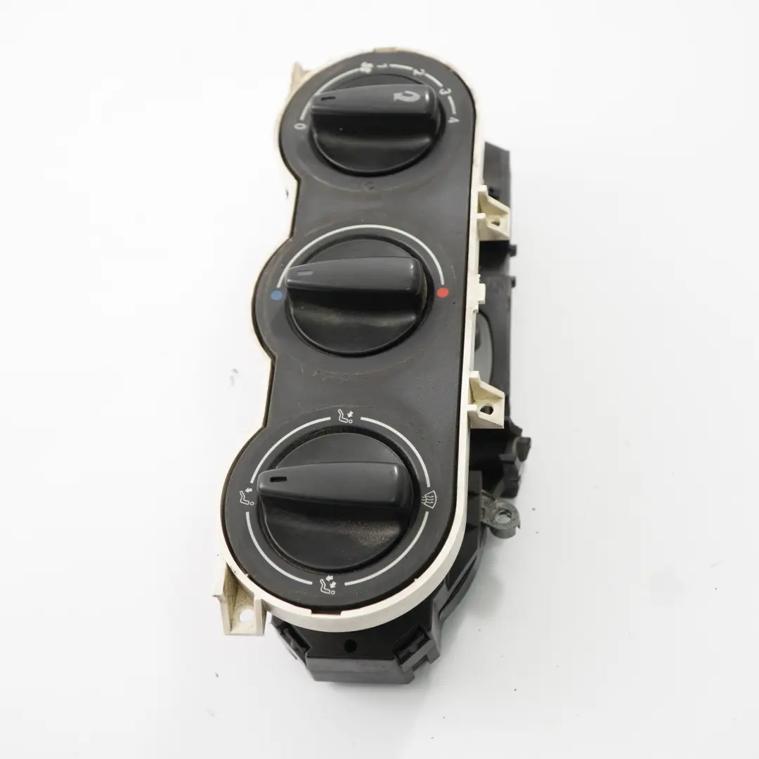 Riscaldatore Ventilatore Pannello Raffreddamento per VW LT 35 Aria con numero di parte 2D0819045 VW LT 35 Aria Riscaldatore Ventilatore Pannello Raffreddamento - SKU 2D0819045 - Numero di parte 2D0819045