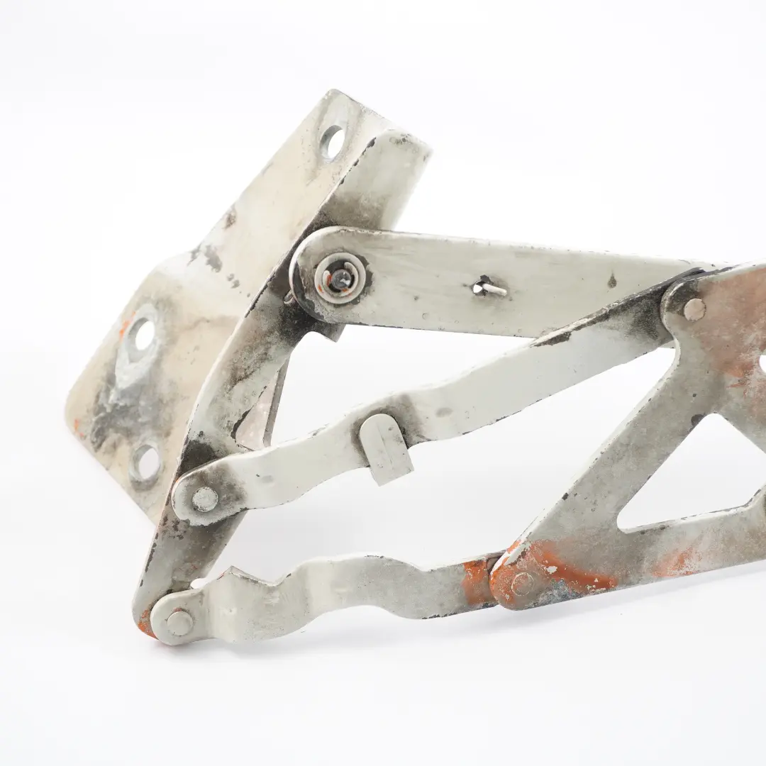 Bisagra del capó Capó del motor Bisagra delantera derecha para VW LT 35 con número de pieza 2D0823302B VW LT 35 Bisagra del capó Capó del motor Bisagra delantera derecha - SKU 2D0823302B - Número de pieza 2D0823302B