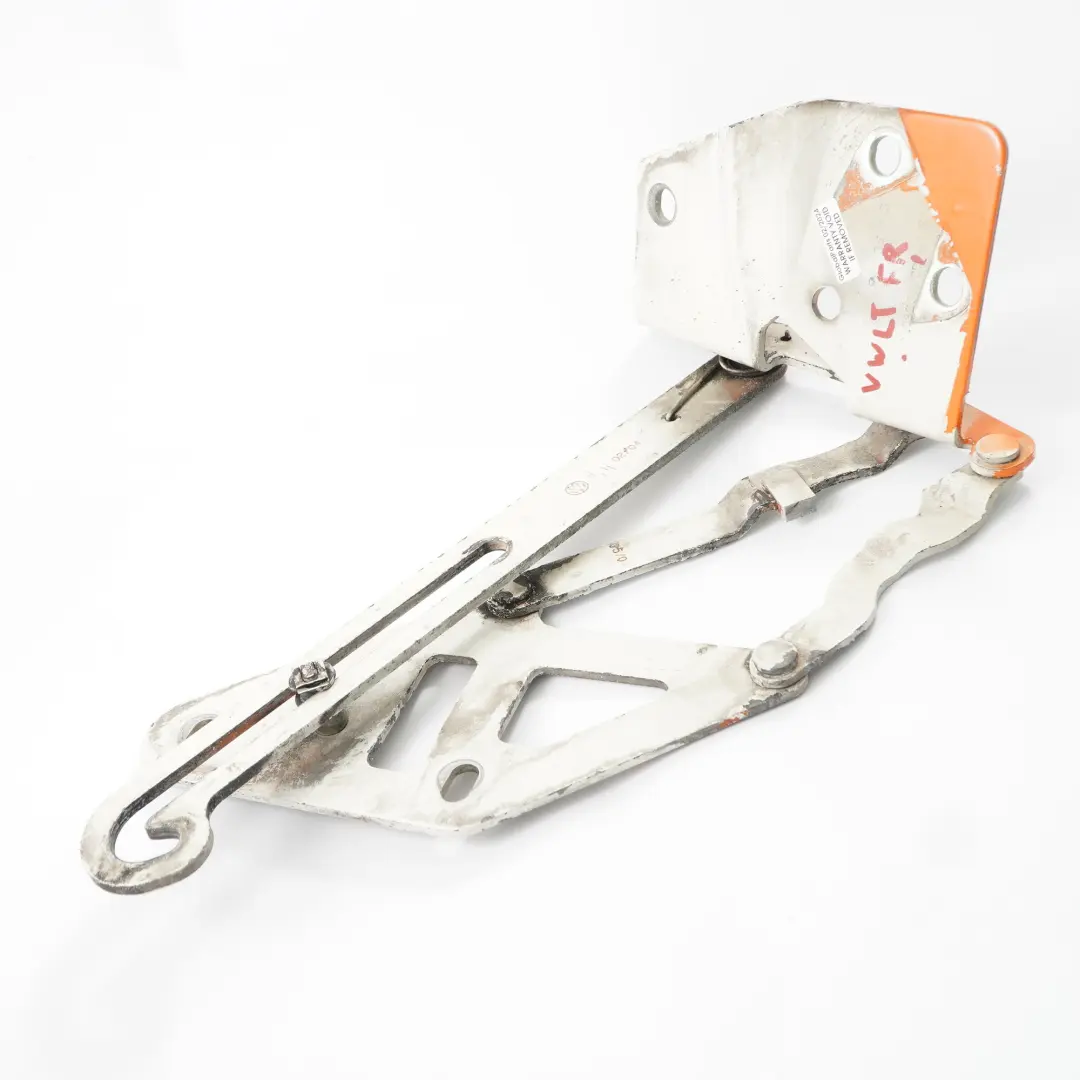 Bisagra del capó Capó del motor Bisagra delantera derecha para VW LT 35 con número de pieza 2D0823302B VW LT 35 Bisagra del capó Capó del motor Bisagra delantera derecha - SKU 2D0823302B - Número de pieza 2D0823302B