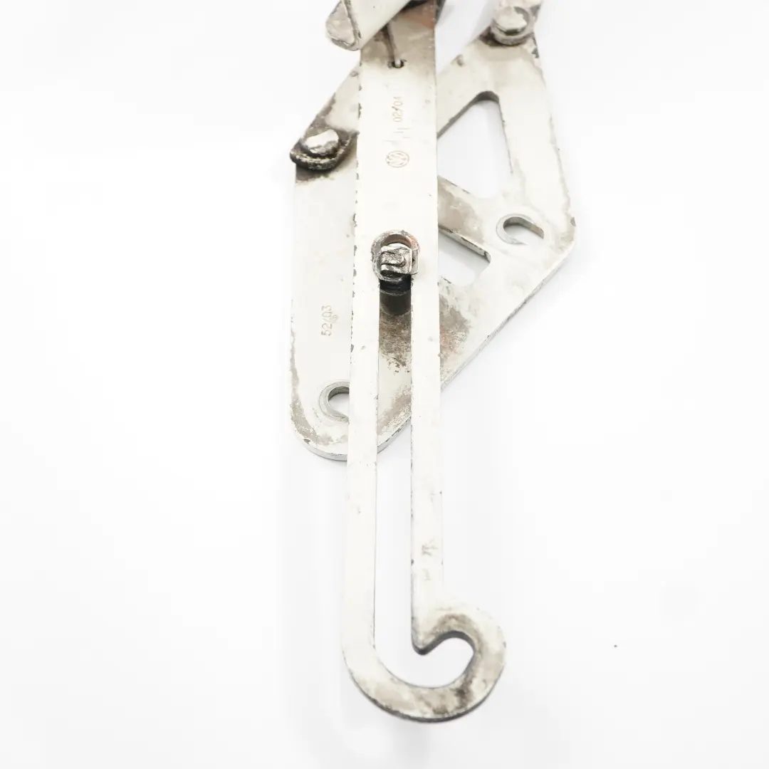 Bisagra del capó Capó del motor Bisagra delantera derecha para VW LT 35 con número de pieza 2D0823302B VW LT 35 Bisagra del capó Capó del motor Bisagra delantera derecha - SKU 2D0823302B - Número de pieza 2D0823302B