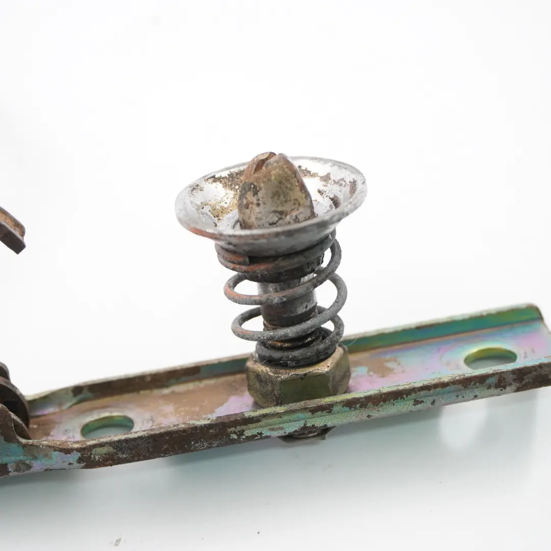 Capó Cerradura Cubierta del Motor Pestillo Capó Cerradura para VW LT 35 con número de pieza 2D0823507D VW LT 35 Capó Cerradura Cubierta del Motor Pestillo Capó Cerradura - SKU 2D0823507D - Número de pieza 2D0823507D