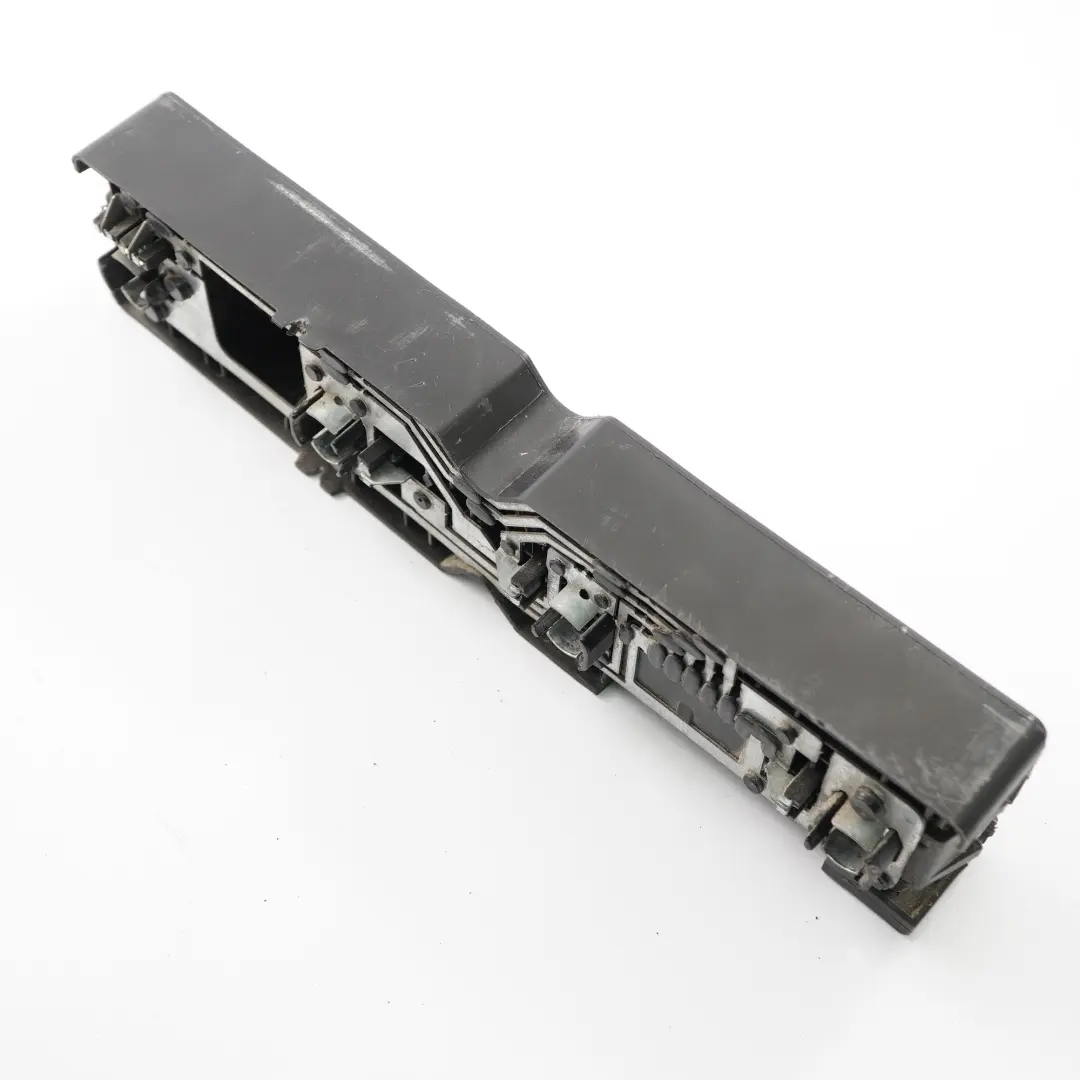 Glühbirnenhalter Rücklicht Sockel Hinten für VW Volkswagen LT 35 mit Teilenummer 2D0945257 VW Volkswagen LT 35 Glühbirnenhalter Rücklicht Sockel Hinten - SKU 2D0945257 - Teilenummer 2D0945257