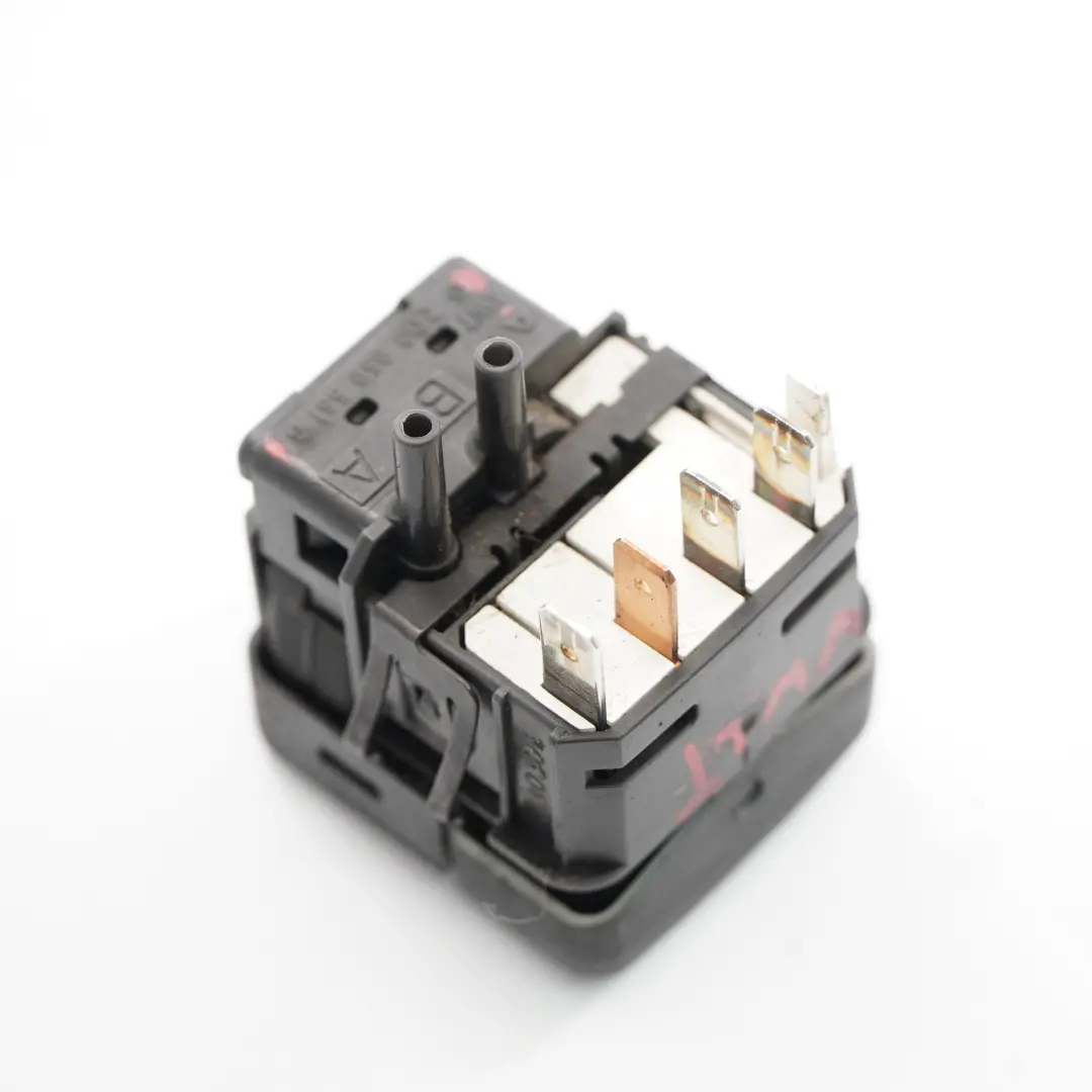 Interruttore regolazione livello fari Controllo fendinebbia per VW LT 35 con numero di parte 2D0959561G VW LT 35 Interruttore regolazione livello fari Controllo fendinebbia - SKU 2D0959561G - Numero di parte 2D0959561G