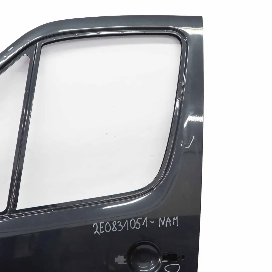 Drzwi Lewe Przednie Czarne do Volkswagen Crafter o numerze 2E0831051 Volkswagen Crafter Drzwi Lewe Przednie Czarne - SKU 2E0831051-NAM - Numer Części 2E0831051