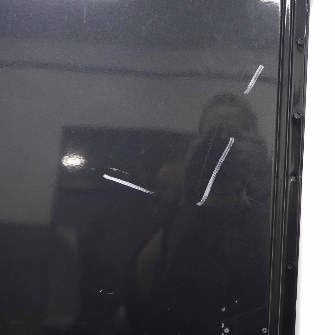 Drzwi Lewe Tylne Nachtschwarz do Volkswagen Crafter o numerze 2E1827091K Volkswagen Crafter Drzwi Lewe Tylne Nachtschwarz - SKU 2E1827091K-NAM - Numer Części 2E1827091K