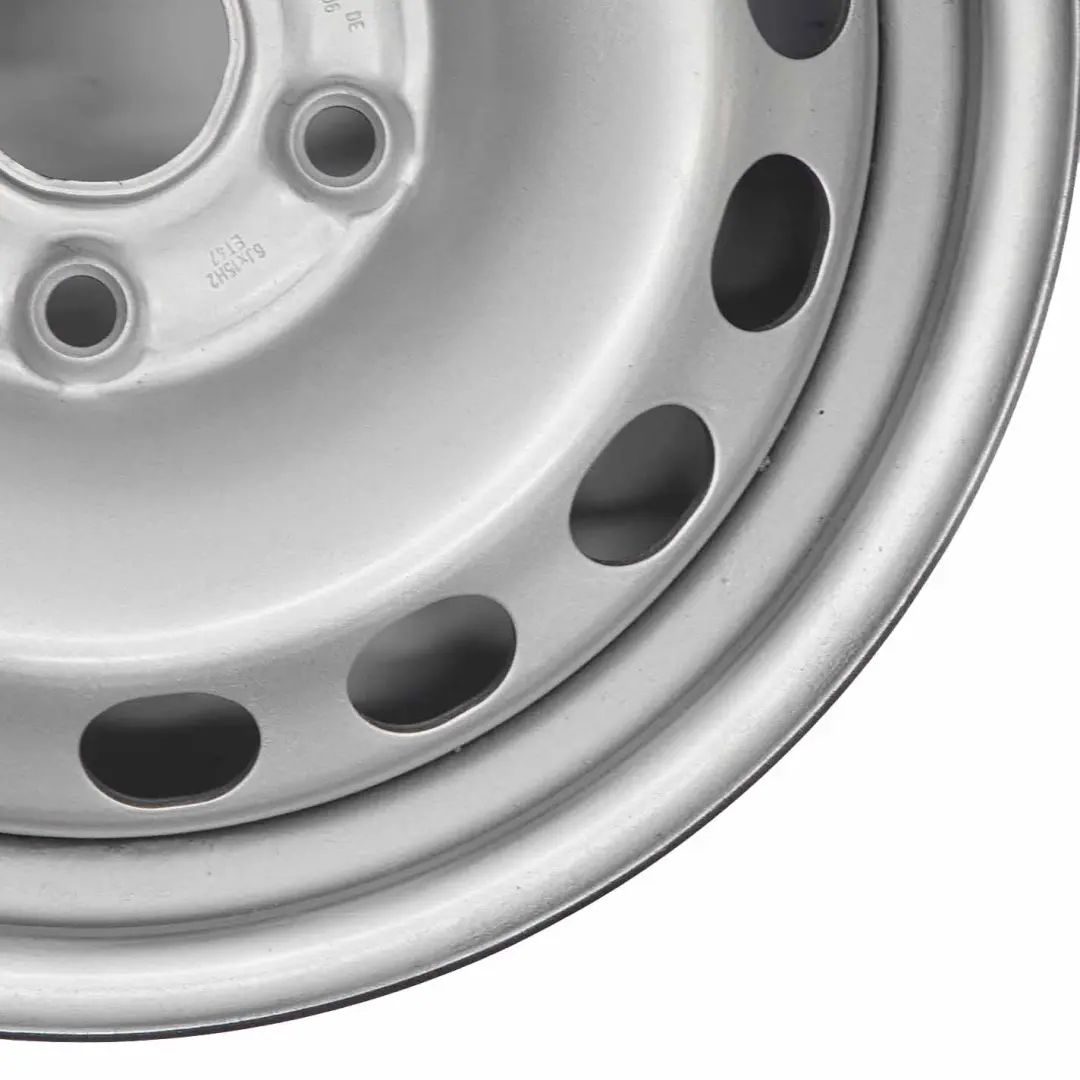 Silber Stahlfelge 15" 6J ET:47 5x112 für VW Volkswagen Caddy mit Teilenummer 2K0601027B VW Volkswagen Caddy Silber Stahlfelge 15" 6J ET:47 5x112 - SKU 2K0601027B - Teilenummer 2K0601027B
