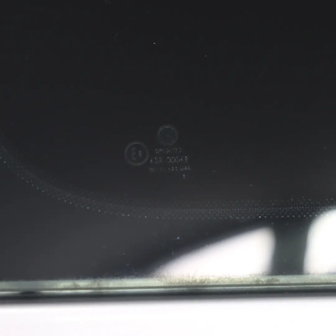 Drzwi Przesuwne Lewe Tylne Reflex Silver Metallic LA7W do Volkswagen VW Caddy o numerze 2K0827091H Volkswagen VW Caddy Drzwi Przesuwne Lewe Tylne Reflex Silver Metallic LA7W - SKU 2K0827091H-RES - Numer Części 2K0827091H