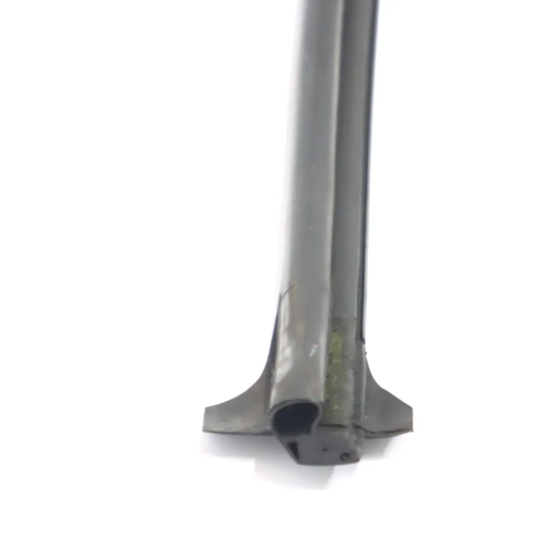 Junta de puerta trasera derecha junta maletero para Volkswagen VW Caddy con número de pieza 2K0827709C Volkswagen VW Caddy Junta de puerta trasera derecha junta maletero - SKU 2K0827709C - Número de pieza 2K0827709C