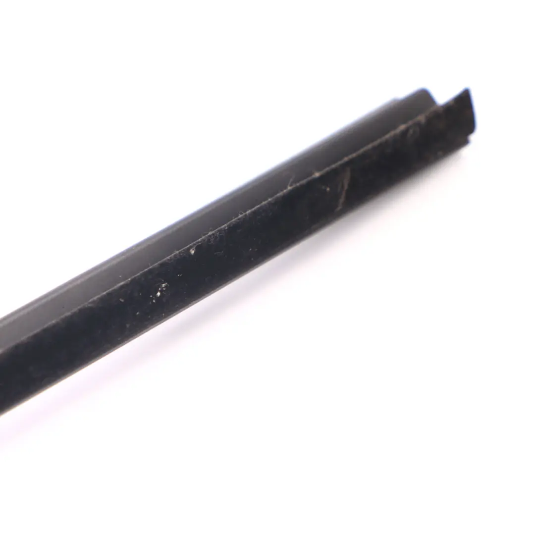 Sello Delantero Derecho Interior Ventana Apertura Junta para VW Caddy con número de pieza 2K0837472 VW Caddy Sello Delantero Derecho Interior Ventana Apertura Junta - SKU 2K0837472 - Número de pieza 2K0837472