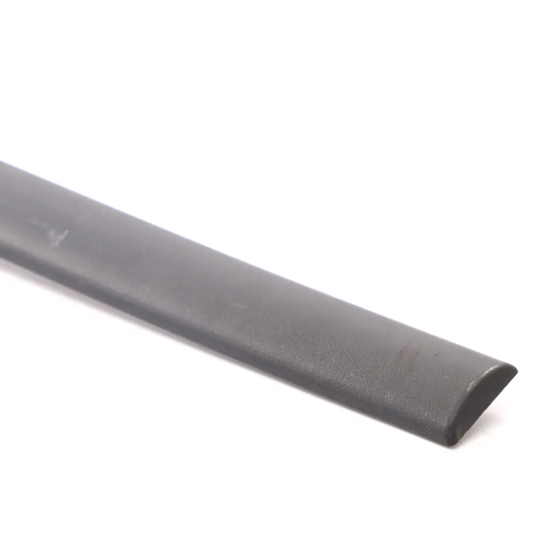 Tira de la moldura de la puerta trasera derecha panel para VW Caddy con número de pieza 2K3853536 VW Caddy Tira de la moldura de la puerta trasera derecha panel - SKU 2K3853536 - Número de pieza 2K3853536