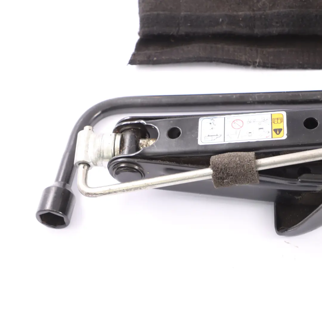 Ford Transit Connect Kit d'outils rangement Clé Valise levage 2T1417085AH - SKU 2T14-17085-AH - Numéro de pièce 2T14-17085-AH