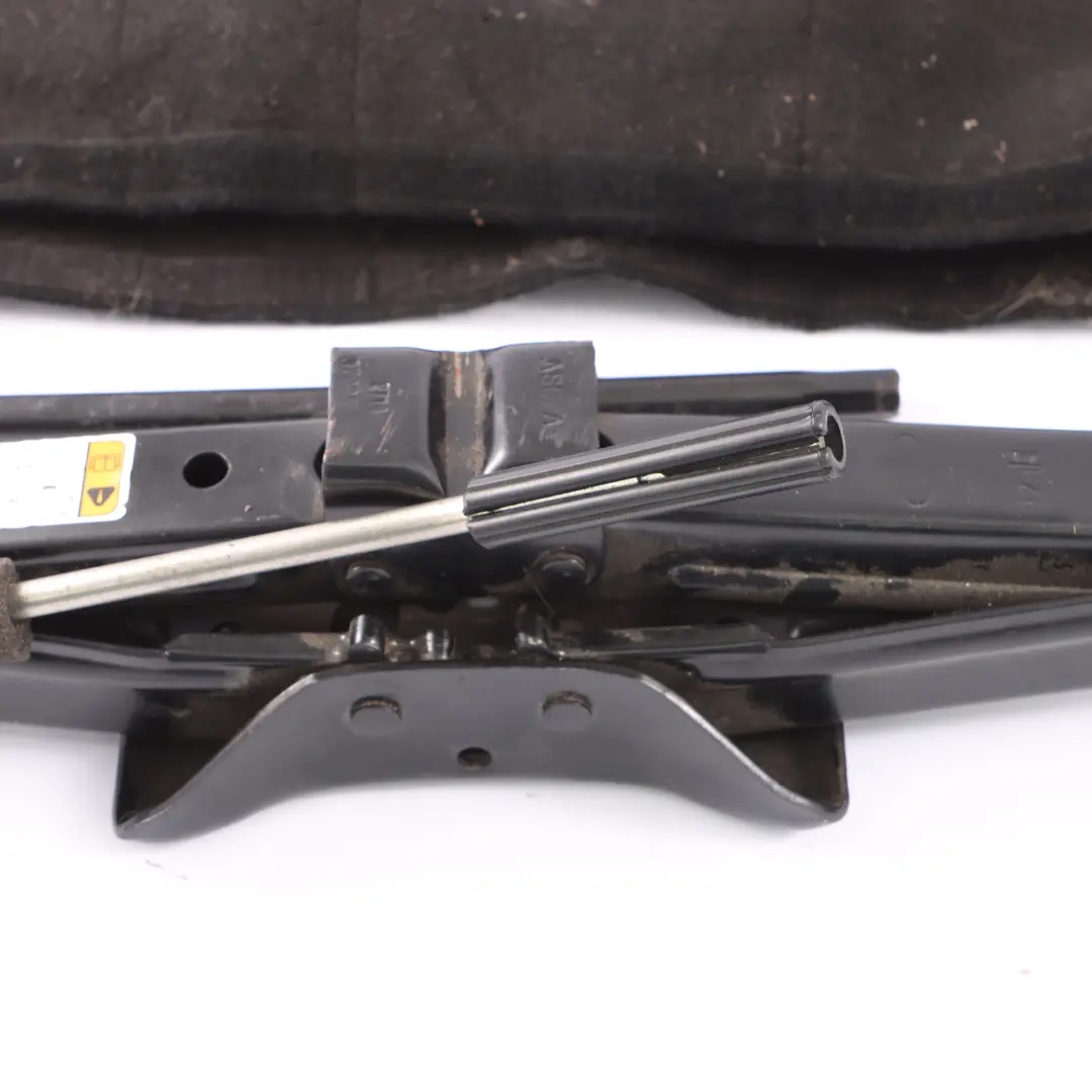 Ford Transit Connect Kit d'outils rangement Clé Valise levage 2T1417085AH - SKU 2T14-17085-AH - Numéro de pièce 2T14-17085-AH