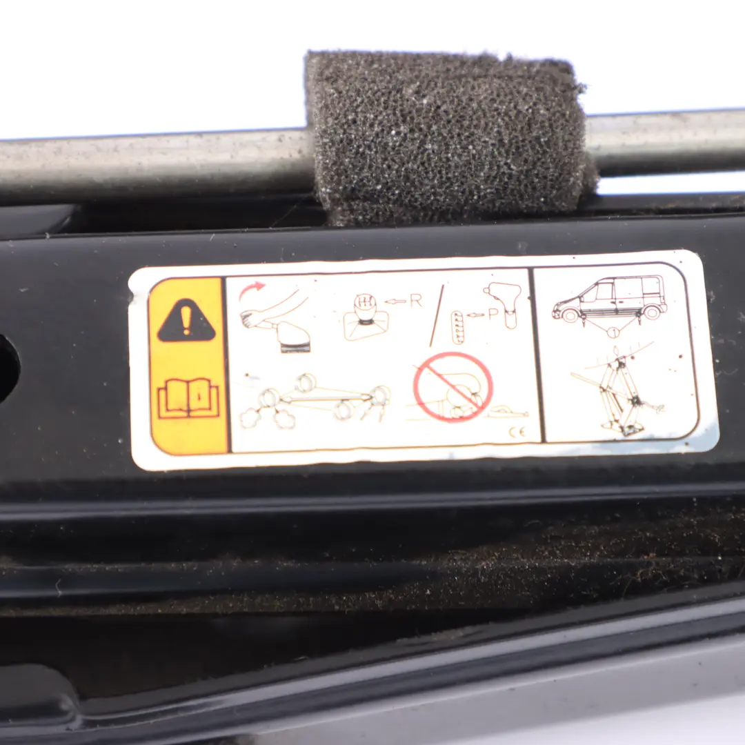 Ford Transit Connect Zestaw Naprawczy Klucz Do Kół Podnośnik 2T1417085AH - SKU 2T14-17085-AH - Numer Części 2T14-17085-AH