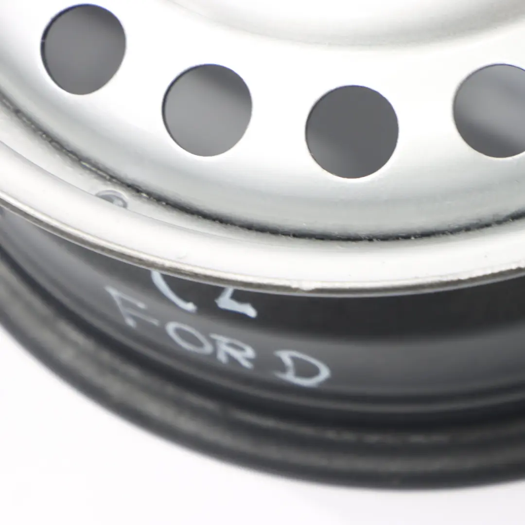 Jante Acier 15" 6J ET:52.5 pour Ford Transit Connect à propos du numéro de pièce 2T141007CE Ford Transit Connect Jante Acier 15" 6J ET:52.5 - SKU 2T141007CE - Numéro de pièce 2T141007CE