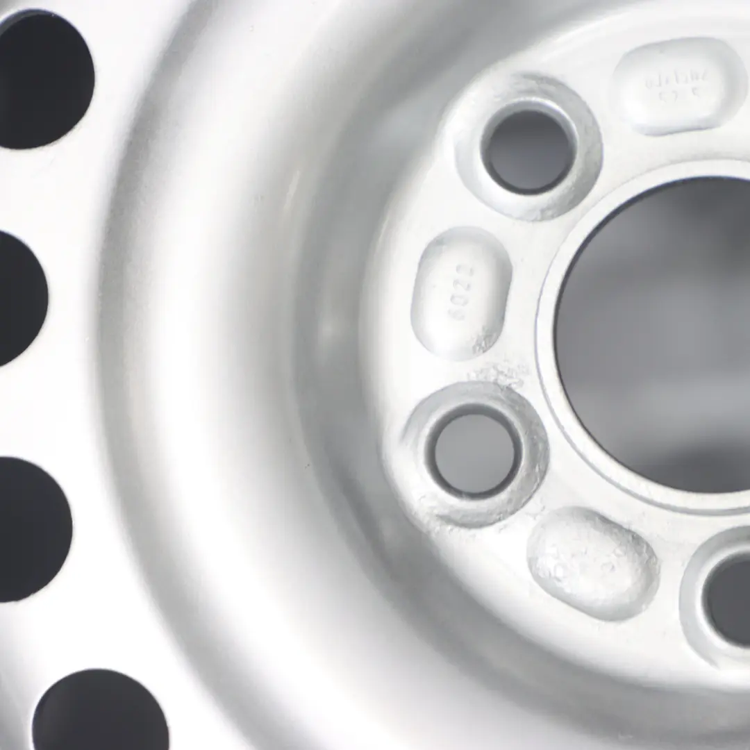 Jante Acier 15" 6J ET:52.5 pour Ford Transit Connect à propos du numéro de pièce 2T141007CE Ford Transit Connect Jante Acier 15" 6J ET:52.5 - SKU 2T141007CE - Numéro de pièce 2T141007CE