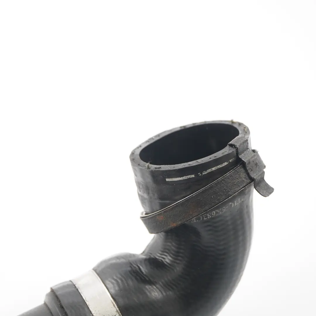 Przewód Powietrza Intercoolera do Ford Transit Connect 1.8 TDCI o numerze 2T1Q9F796BF Ford Transit Connect 1.8 TDCI Przewód Powietrza Intercoolera - SKU 2T1Q9F796BF - Numer Części 2T1Q9F796BF