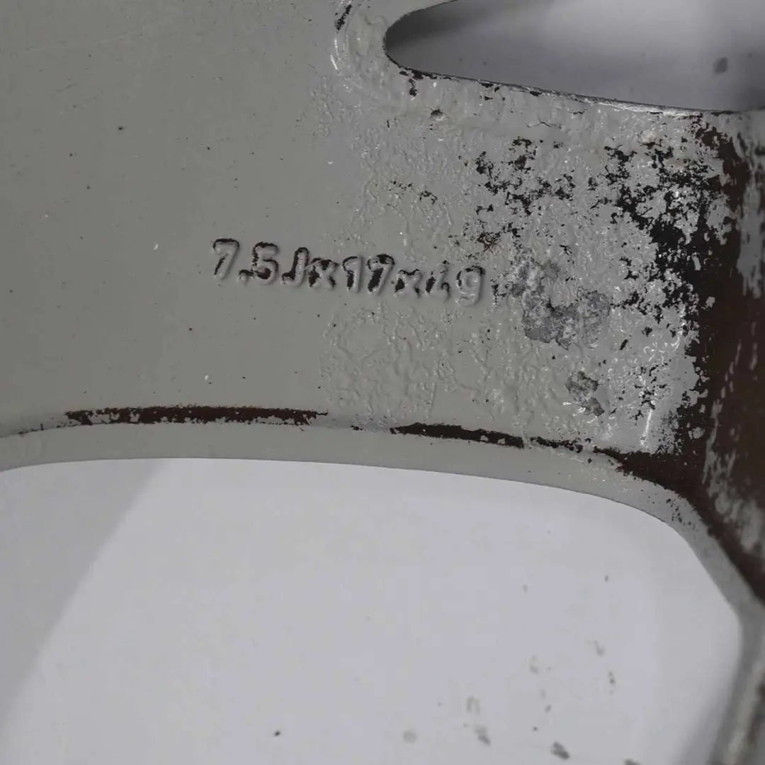 Silber Leichtmetallfelge 17" ET:49 7,5J 7-Doppelspeiche 9173557 für Volvo V70 mit Teilenummer 30643770 Volvo V70 Silber Leichtmetallfelge 17" ET:49 7,5J 7-Doppelspeiche 9173557 - SKU 30643770-1 - Teilenummer 30643770