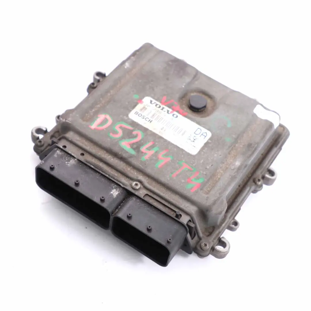 D5244T4 Diesel Modulo di controllo motore ECU Automatico per Volvo V70 2.4 con numero di parte 30729826A Volvo V70 2.4 D5244T4 Diesel Modulo di controllo motore ECU Automatico - SKU 30729826A - Numero di parte 30729826A