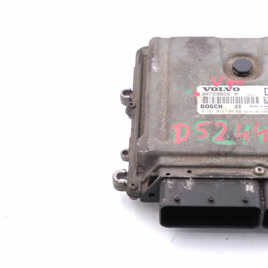 Volvo V70 2.4 D5244T4 Module De Contrôle Moteur Diesel ECU Automatic - SKU 30729826A - Numéro de pièce 30729826A