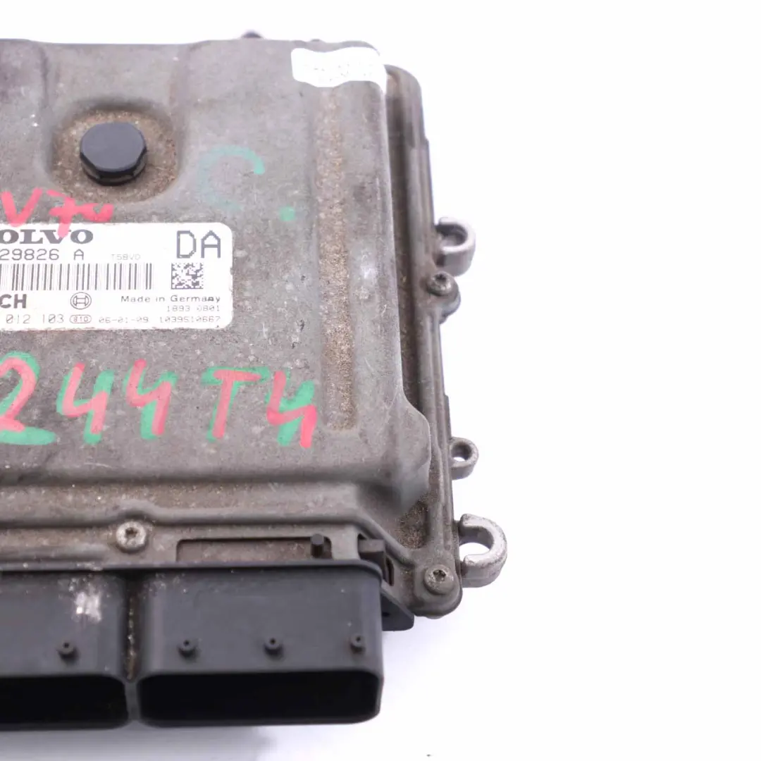 D5244T4 Module De Contrôle Moteur Diesel ECU Automatic pour Volvo V70 2.4 à propos du numéro de pièce 30729826A Volvo V70 2.4 D5244T4 Module De Contrôle Moteur Diesel ECU Automatic - SKU 30729826A - Numéro de pièce 30729826A