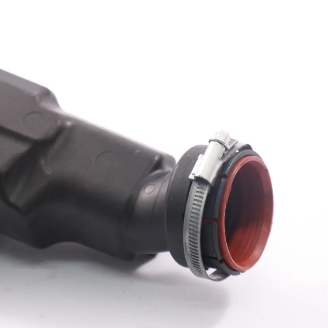 Przewód Rura Intercoolera Wlot Powietrza do Volvo V70 o numerze 30740895 Volvo V70 Przewód Rura Intercoolera Wlot Powietrza - SKU 30740895 - Numer Części 30740895