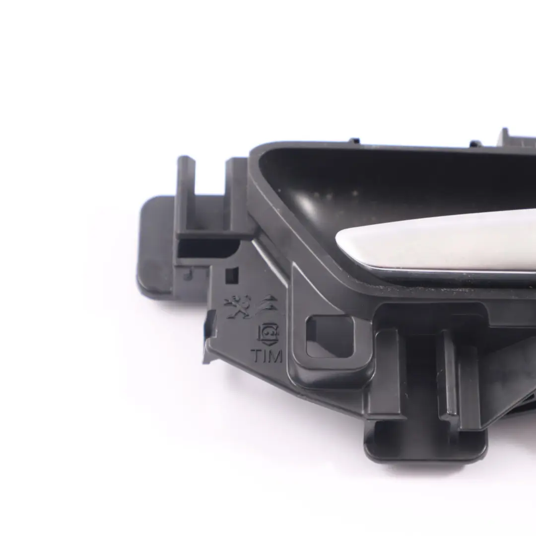 Poignée porte intérieure garniture arrière droite chromé pour Peugeot 308 à propos du numéro de pièce 311337 Peugeot 308 Poignée porte intérieure garniture arrière droite chromé - SKU 311337 - Numéro de pièce 311337