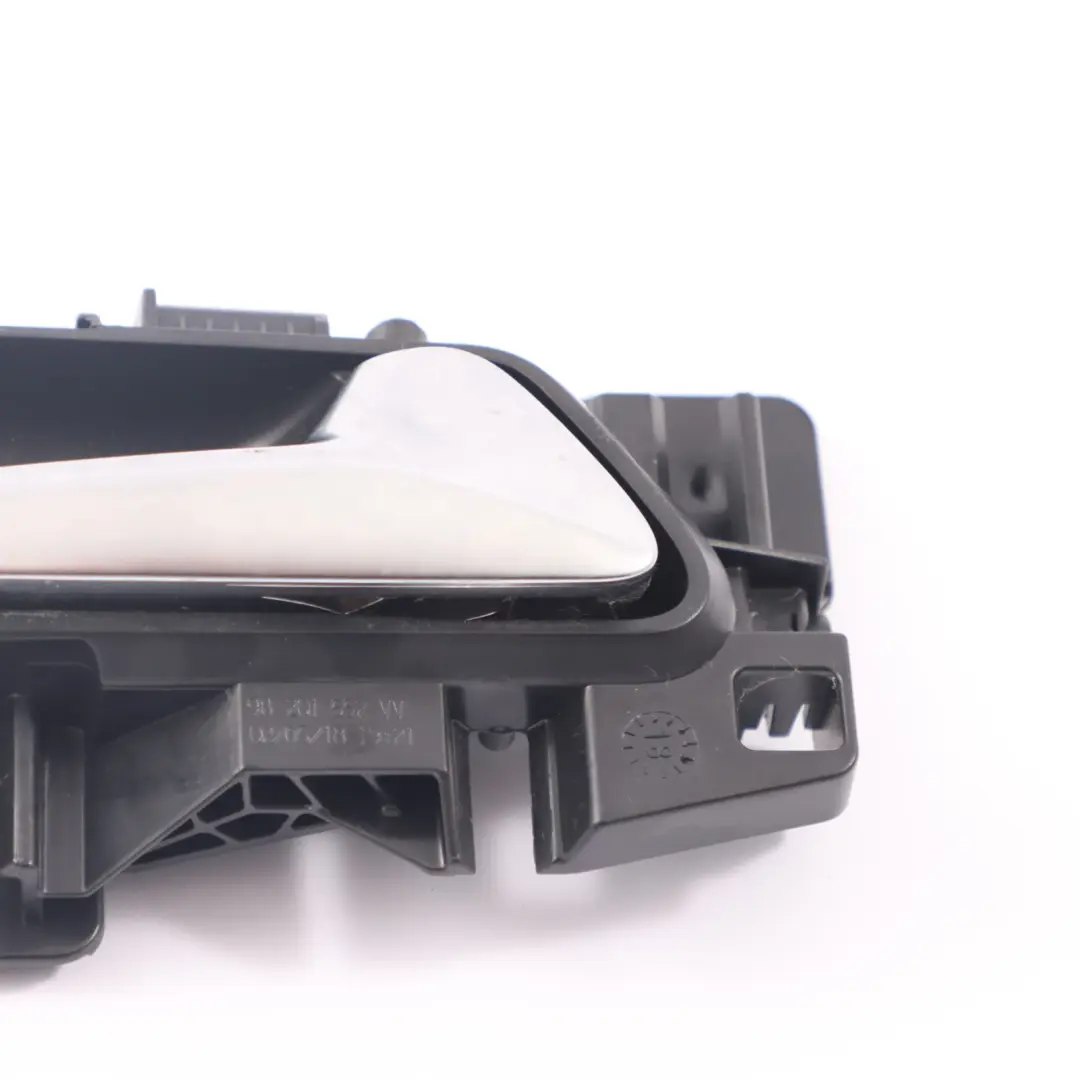 Poignée porte intérieure garniture arrière droite chromé pour Peugeot 308 à propos du numéro de pièce 311337 Peugeot 308 Poignée porte intérieure garniture arrière droite chromé - SKU 311337 - Numéro de pièce 311337