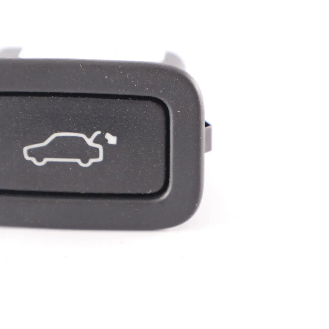 Trunk Tailgate Release Switch Button to Land Rover Range Rover L320 with Part number 31264960AA Land Rover Range Rover L320 Trunk Tailgate Release Switch Button - SKU 31264960AA - Part number 31264960AA