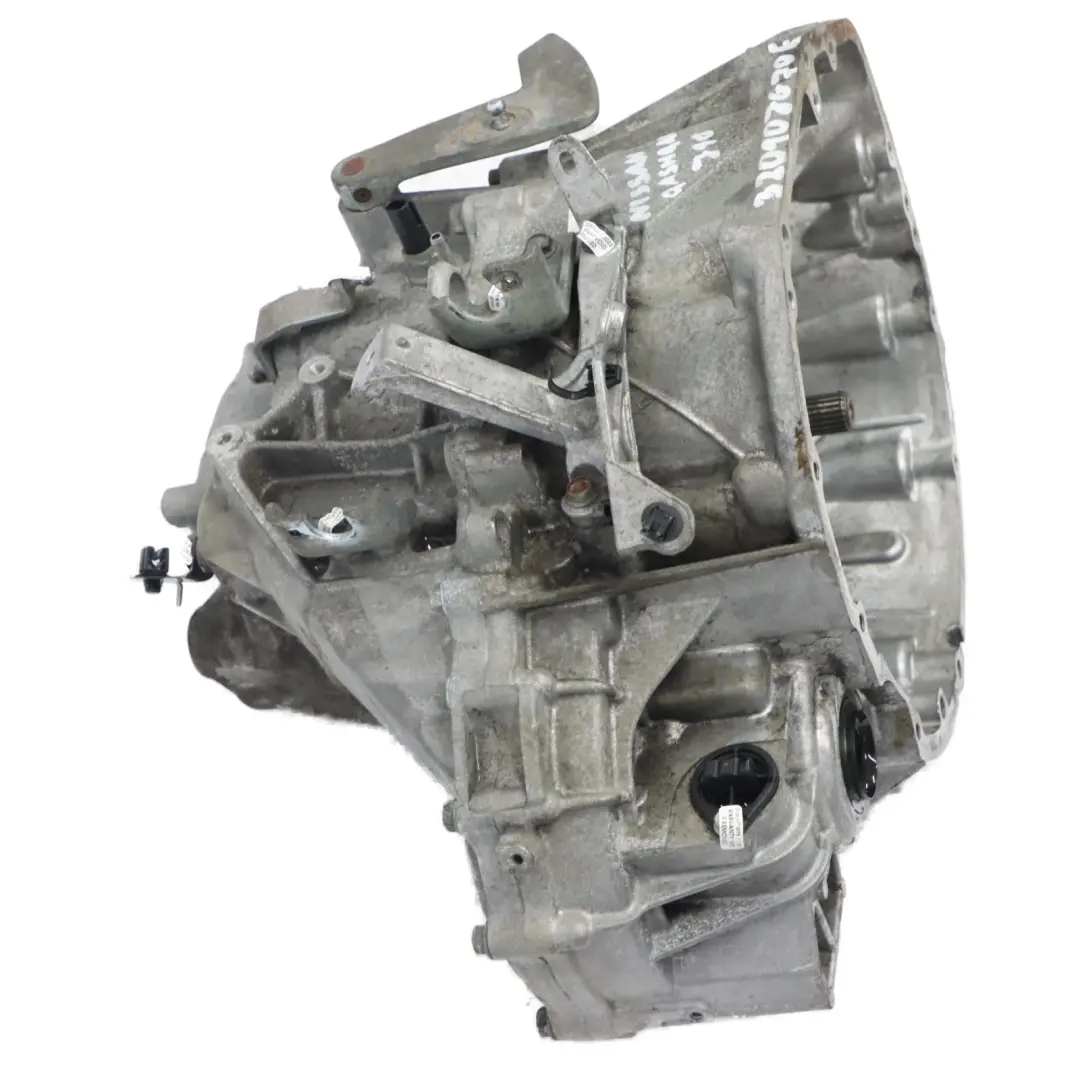 Schalt getriebe 6 Gang 2.0 M9R D8G8 GARANTIE für Nissan Qashqai J10 2WD mit Teilenummer 32010JG70E Nissan Qashqai J10 2WD Schalt getriebe 6 Gang 2.0 M9R D8G8 GARANTIE - SKU 32010JG70E - Teilenummer 32010JG70E