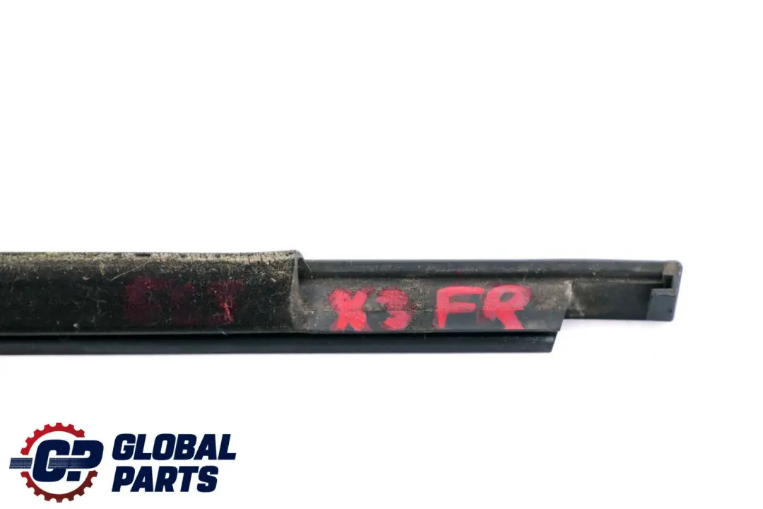 Listwa Szyby Drzwi Prawa Prawy Przód do BMW E83 X3 o numerze 3330178 BMW E83 X3 Listwa Szyby Drzwi Prawa Prawy Przód - SKU 3330178 - Numer Części 3330178