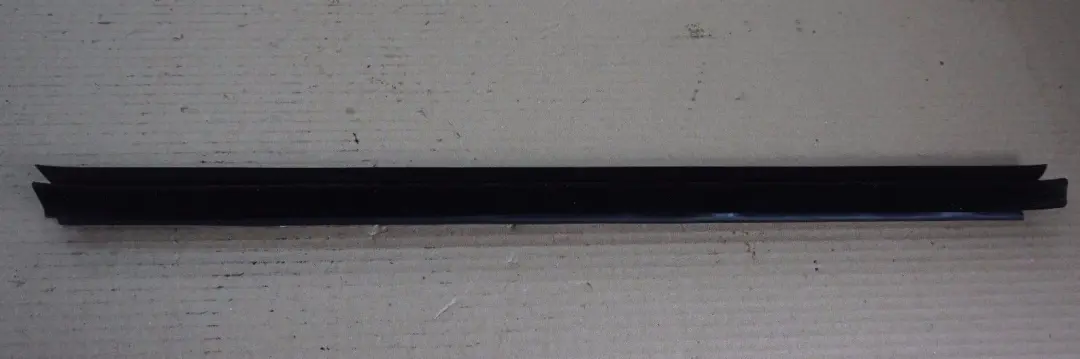 Right Door O/S Inner Weatherstrip Sealing to BMW X3 Series E83 Rear with Part number 51353330186 BMW X3 Series E83 Rear Right Door O/S Inner Weatherstrip Sealing - SKU 3330186 - Part number 51353330186