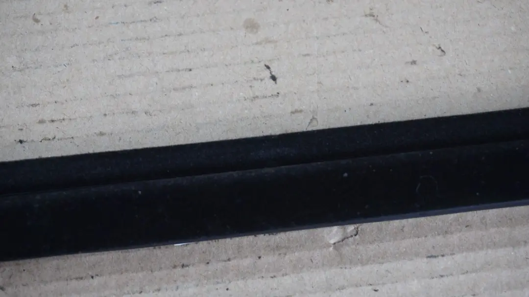 Schachtabdichtung innen Tür hinten rechts 5135 für BMW X3 er E83 mit Teilenummer 51353330186 BMW X3 er E83 Schachtabdichtung innen Tür hinten rechts 5135 - SKU 3330186 - Teilenummer 51353330186