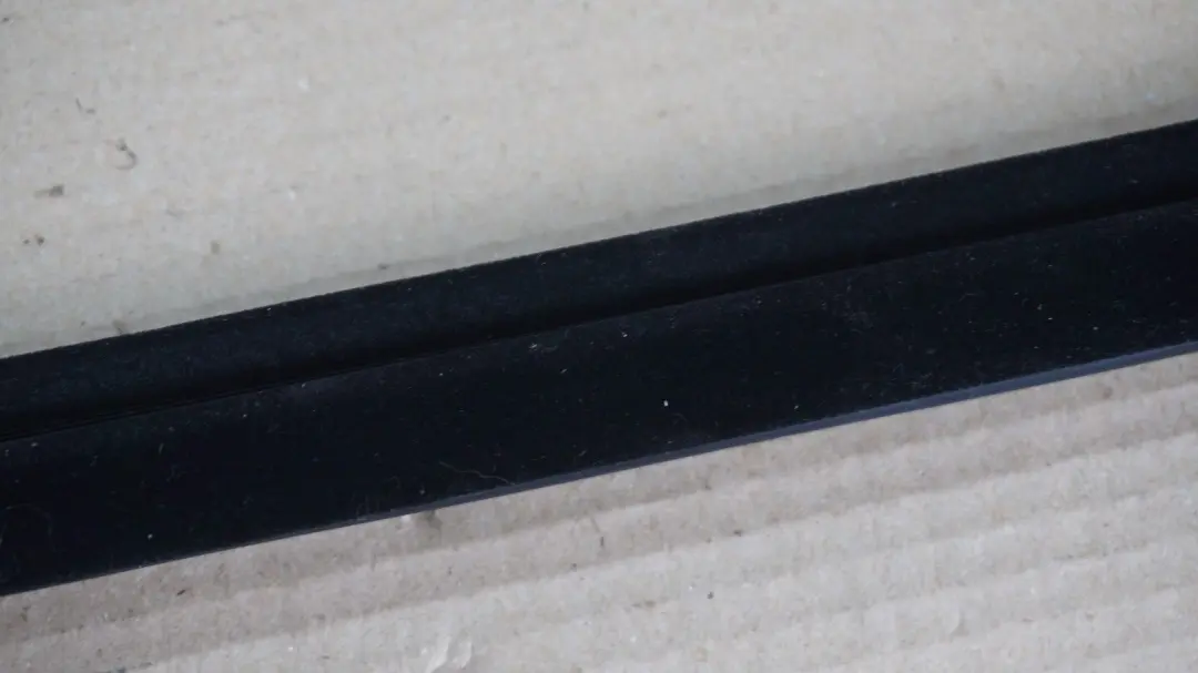 BMW X3 er E83 Schachtabdichtung innen Tür hinten rechts 5135 - SKU 3330186 - Teilenummer 51353330186