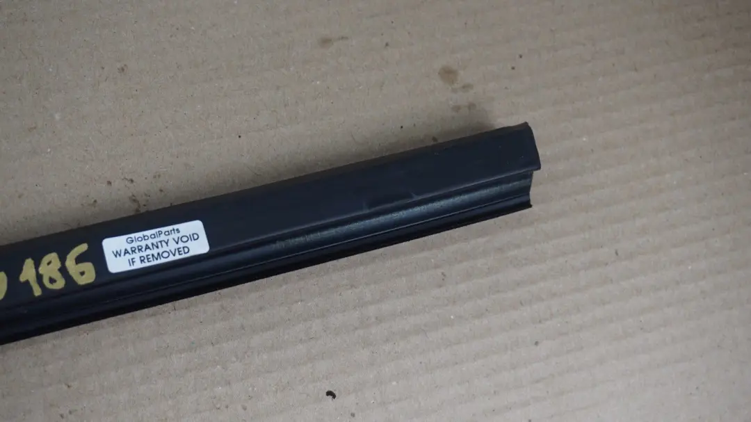 Schachtabdichtung innen Tür hinten rechts 5135 für BMW X3 er E83 mit Teilenummer 51353330186 BMW X3 er E83 Schachtabdichtung innen Tür hinten rechts 5135 - SKU 3330186 - Teilenummer 51353330186