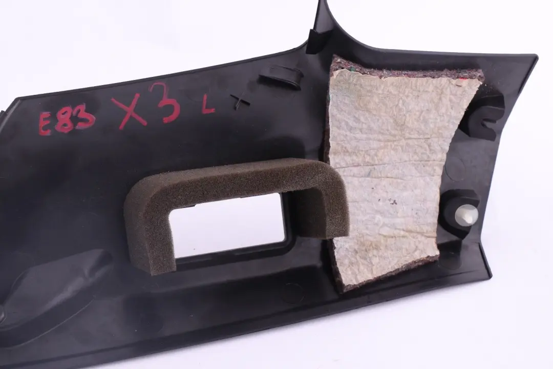 BMW E83 X3 Osłona Słupka Lewa Szary - SKU 3330449-1 - Numer Części 3330449