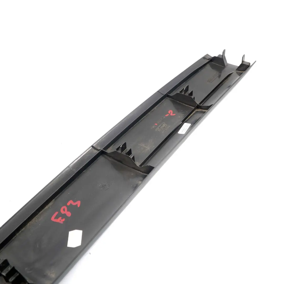 Carenatura Portellone Superiore Antracite 5149 per BMW X3 E83 con numero di parte 3330857 BMW X3 E83 Carenatura Portellone Superiore Antracite 5149 - SKU 3330857-2 - Numero di parte 3330857