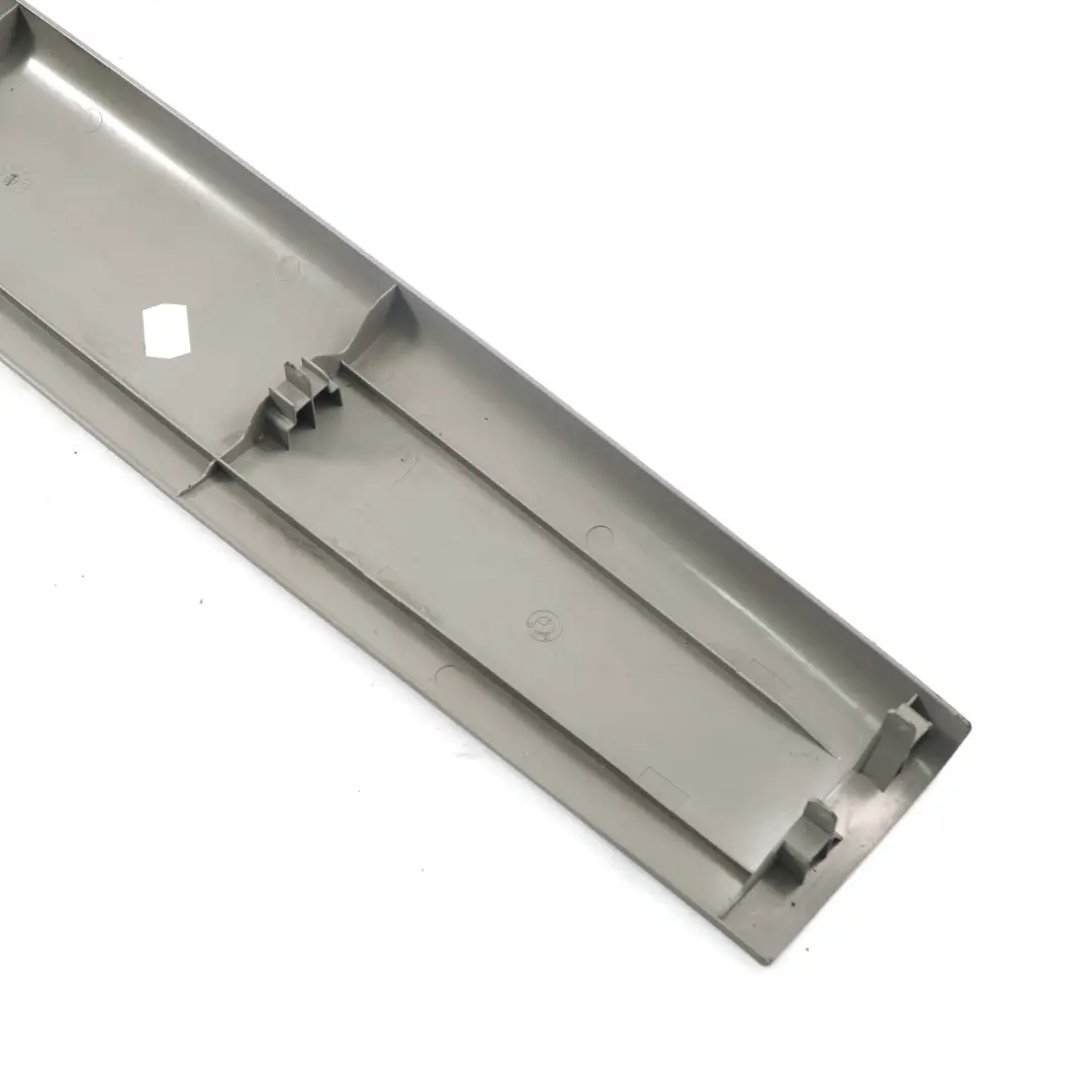 Deckel Verkleidung Heckklappe Hinten Oben Grau für BMW X3 er E83 4 mit Teilenummer 3330857 BMW X3 er E83 4 Deckel Verkleidung Heckklappe Hinten Oben Grau - SKU 3330857-4 - Teilenummer 3330857