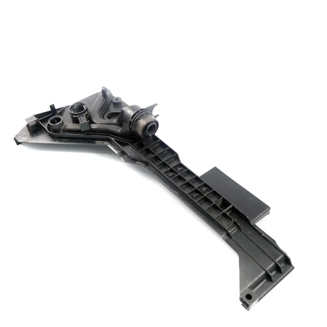 Piastra di Montaggio Supporto Radiatore Serbatoio per BMW X3 E83 con numero di parte 3400017 BMW X3 E83 Piastra di Montaggio Supporto Radiatore Serbatoio - SKU 3400017-1 - Numero di parte 3400017