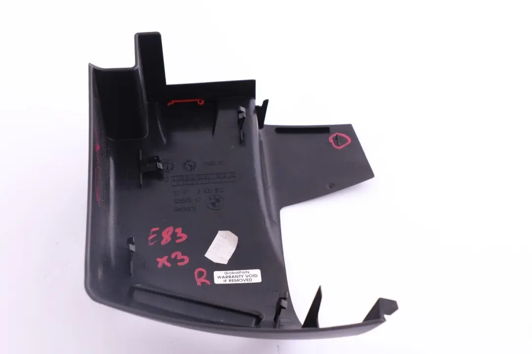 Revetement Gurtautomat Droite Noir Anthracite pour BMW X3 E83 à propos du numéro de pièce 3400512 BMW X3 E83 Revetement Gurtautomat Droite Noir Anthracite - SKU 3400512 - Numéro de pièce 3400512
